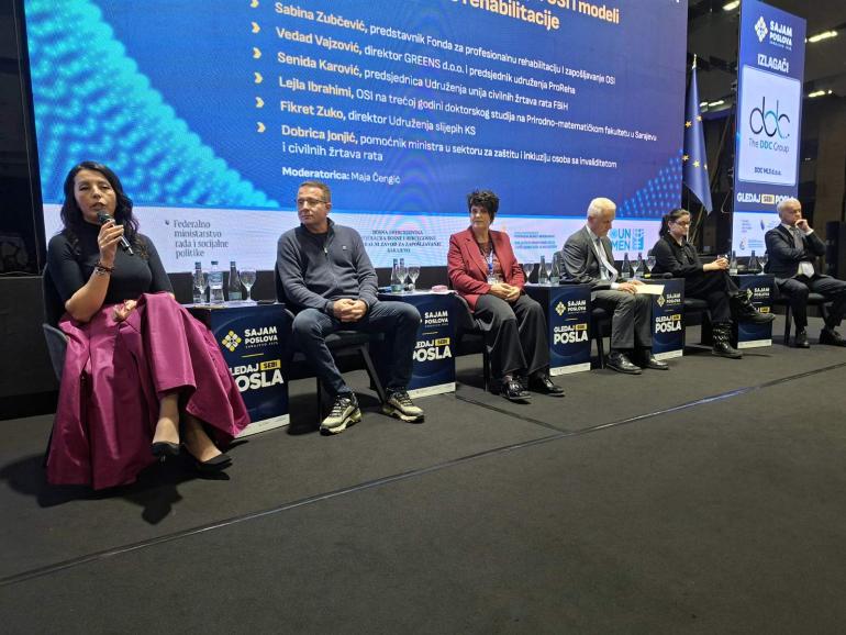 Inkluzivno zapošljavanje u fokusu: Uspješno održan stručni panel na Sajmu poslova „Gledaj sebi posla“ 2025.